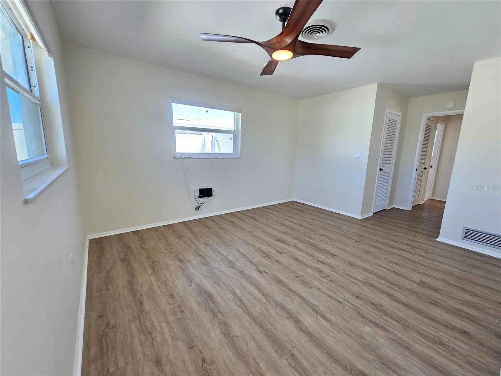 1500 GLENDALE RD