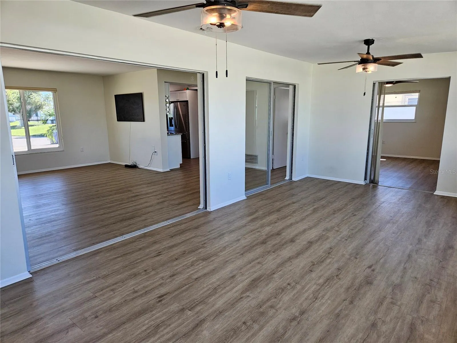 1500 GLENDALE RD