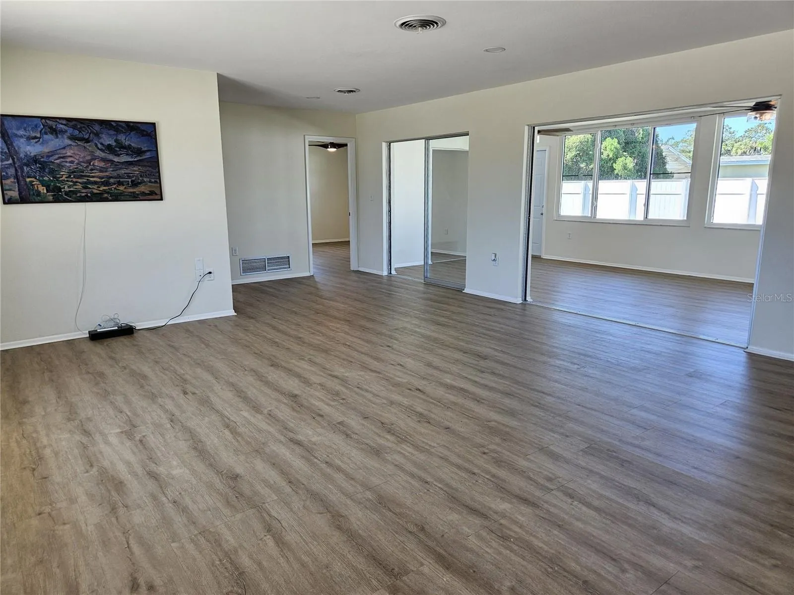 1500 GLENDALE RD