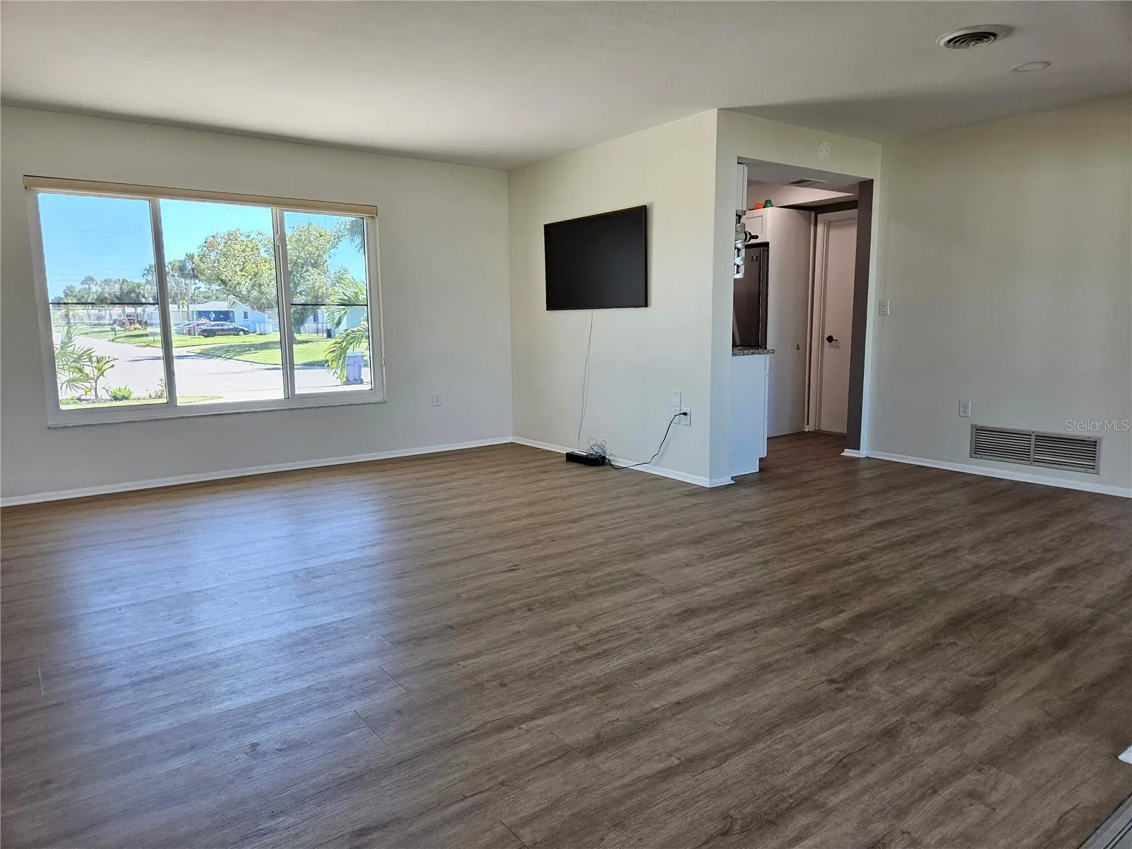 1500 GLENDALE RD