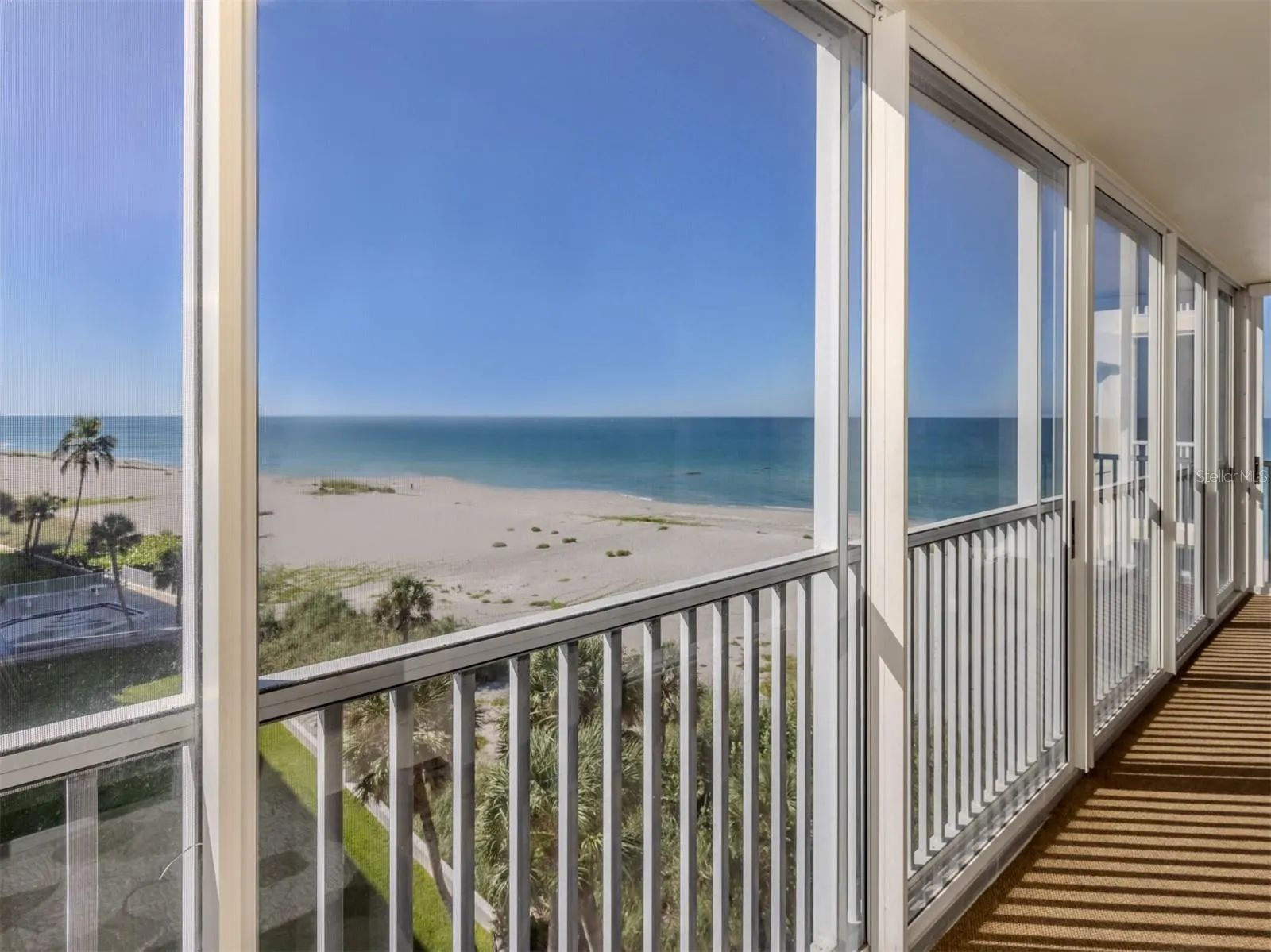 1150 TARPON CENTER DR #608 (6-H), #608 (6-H)