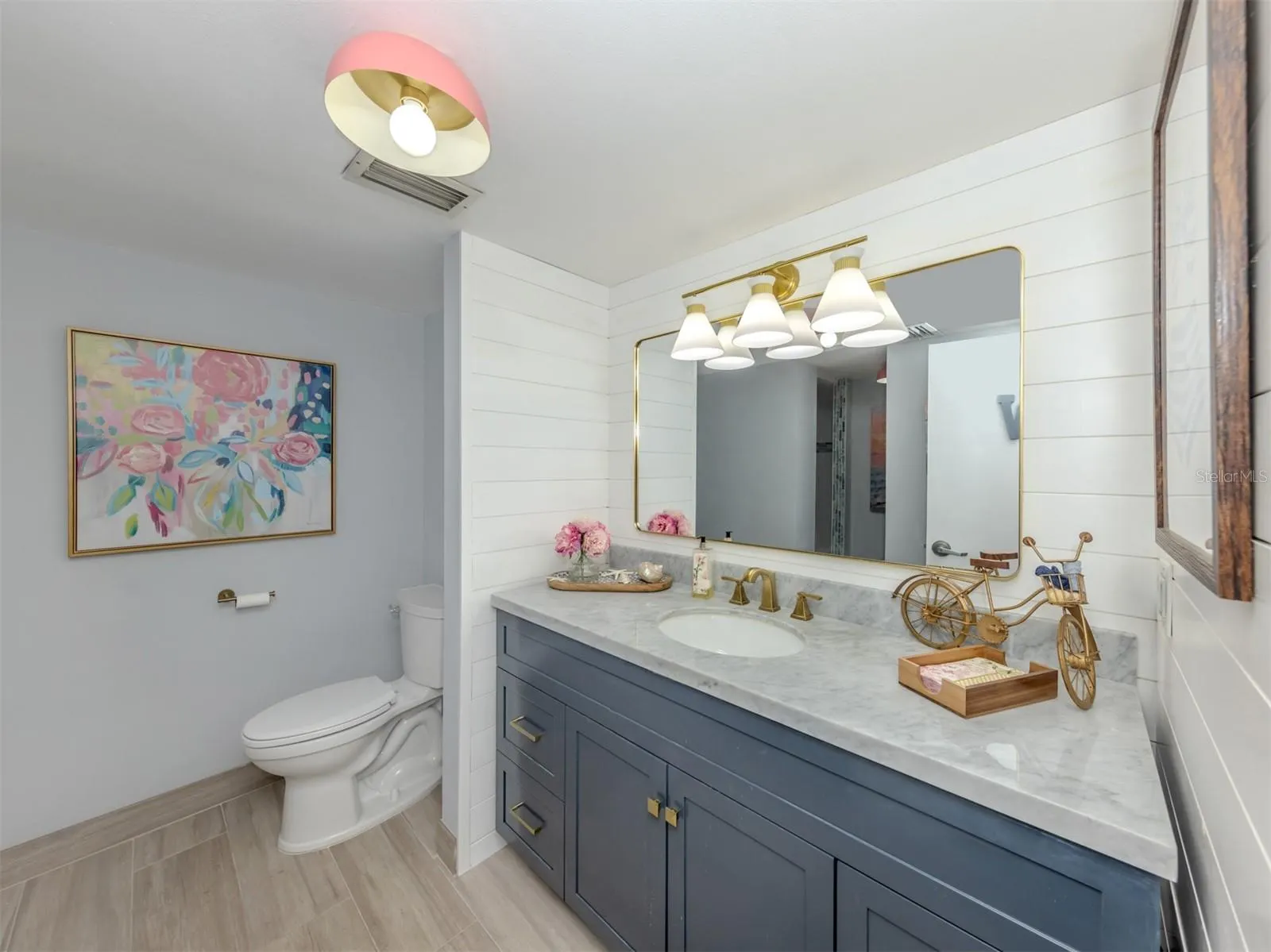 1150 TARPON CENTER DR #608 (6-H), #608 (6-H)