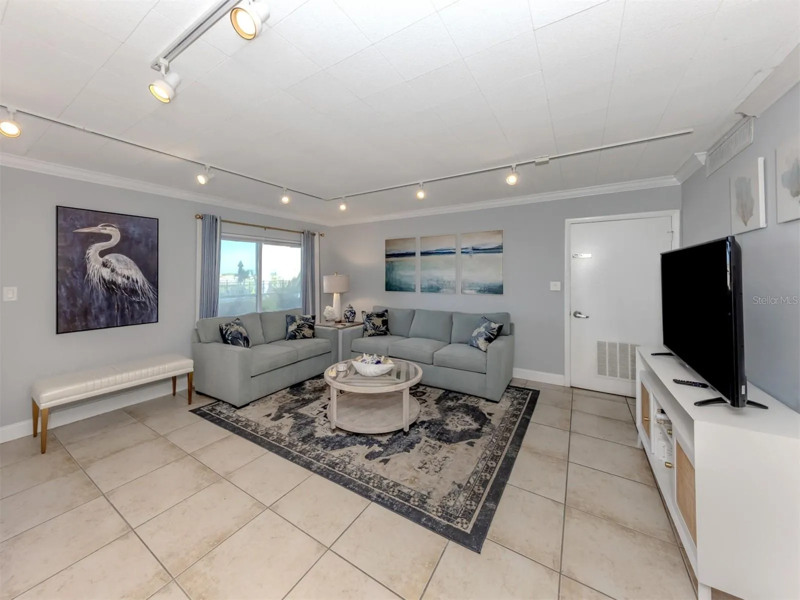 1150 TARPON CENTER DR #608 (6-H), #608 (6-H)