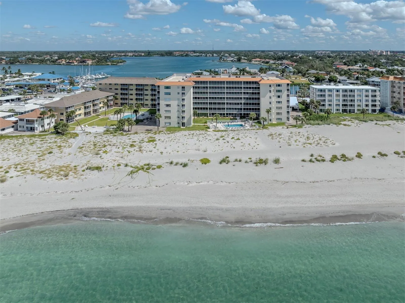 1150 TARPON CENTER DR #608 (6-H), #608 (6-H)