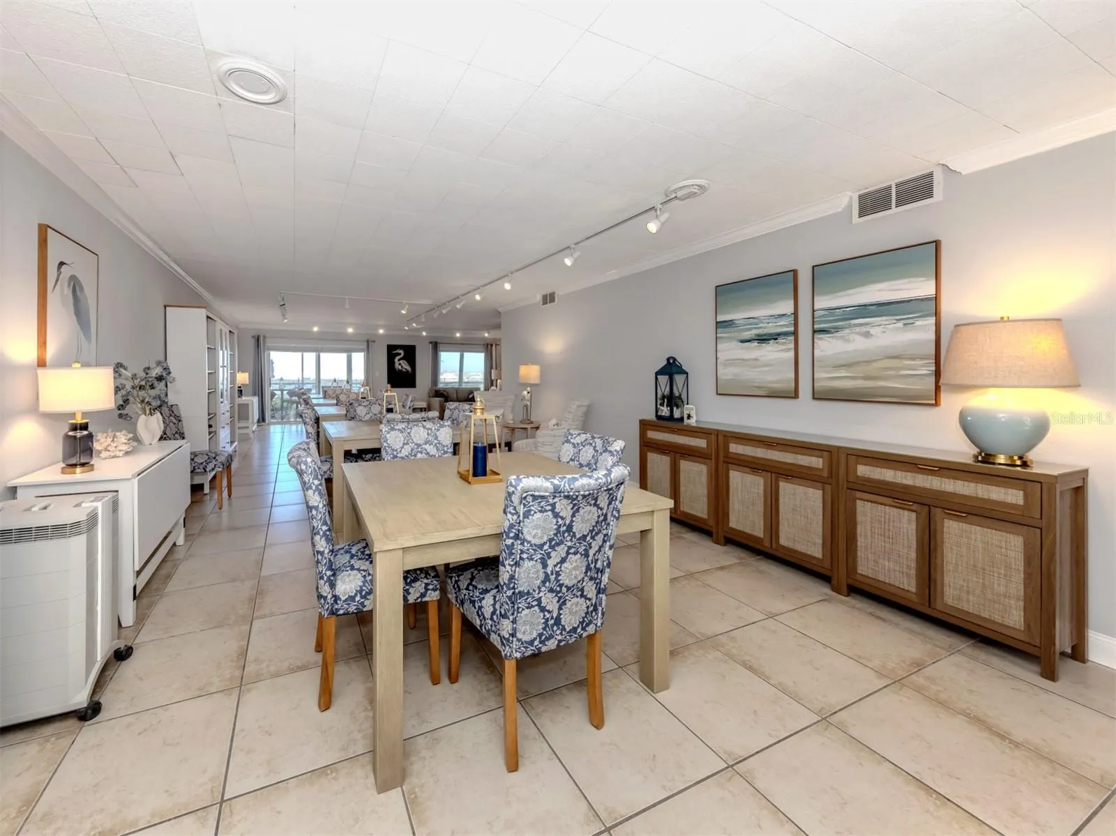 1150 TARPON CENTER DR #608 (6-H), #608 (6-H)