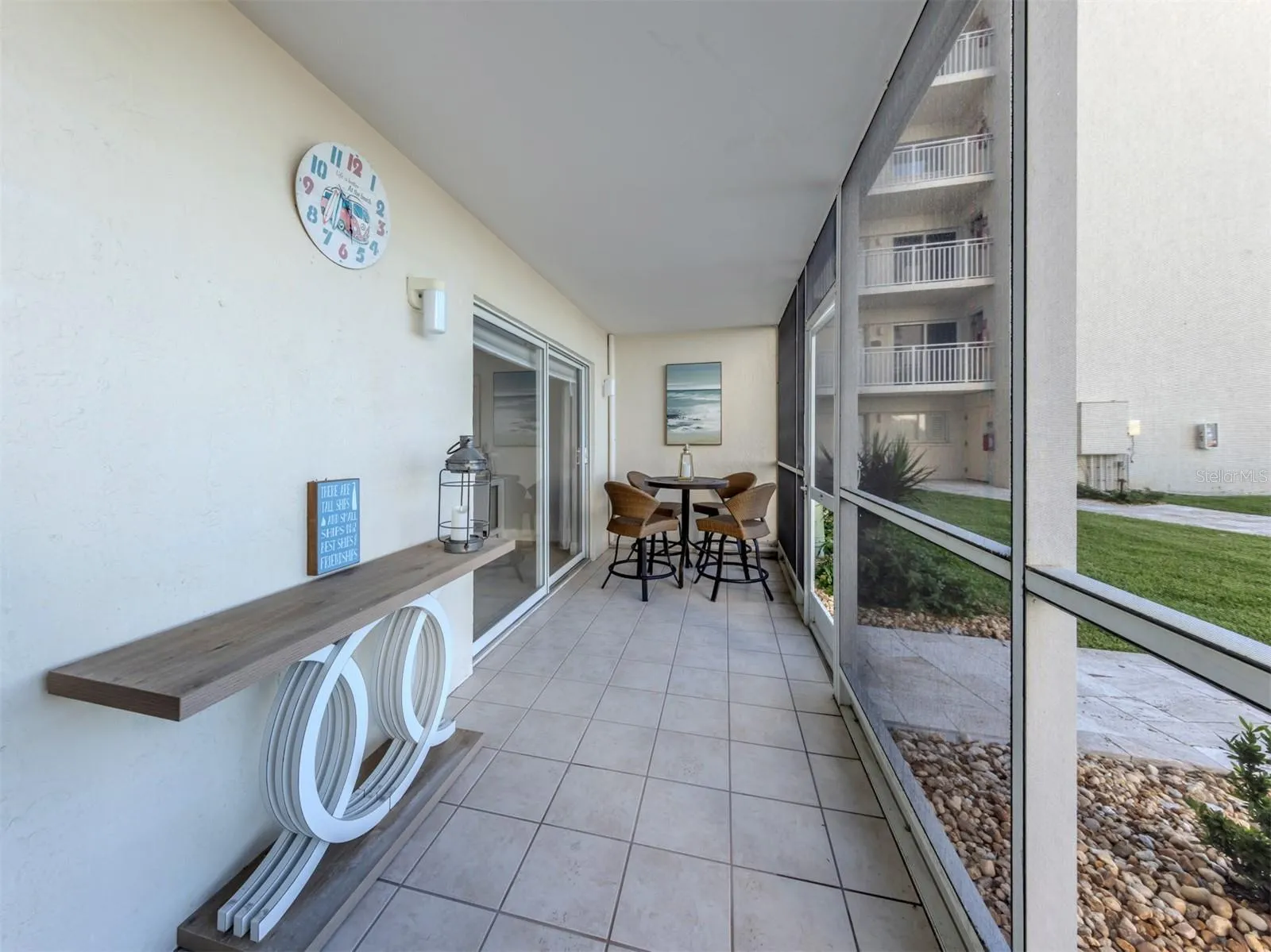 1150 TARPON CENTER DR #608 (6-H), #608 (6-H)