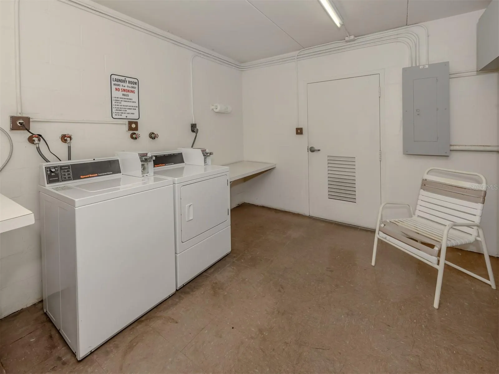 1150 TARPON CENTER DR #608 (6-H), #608 (6-H)