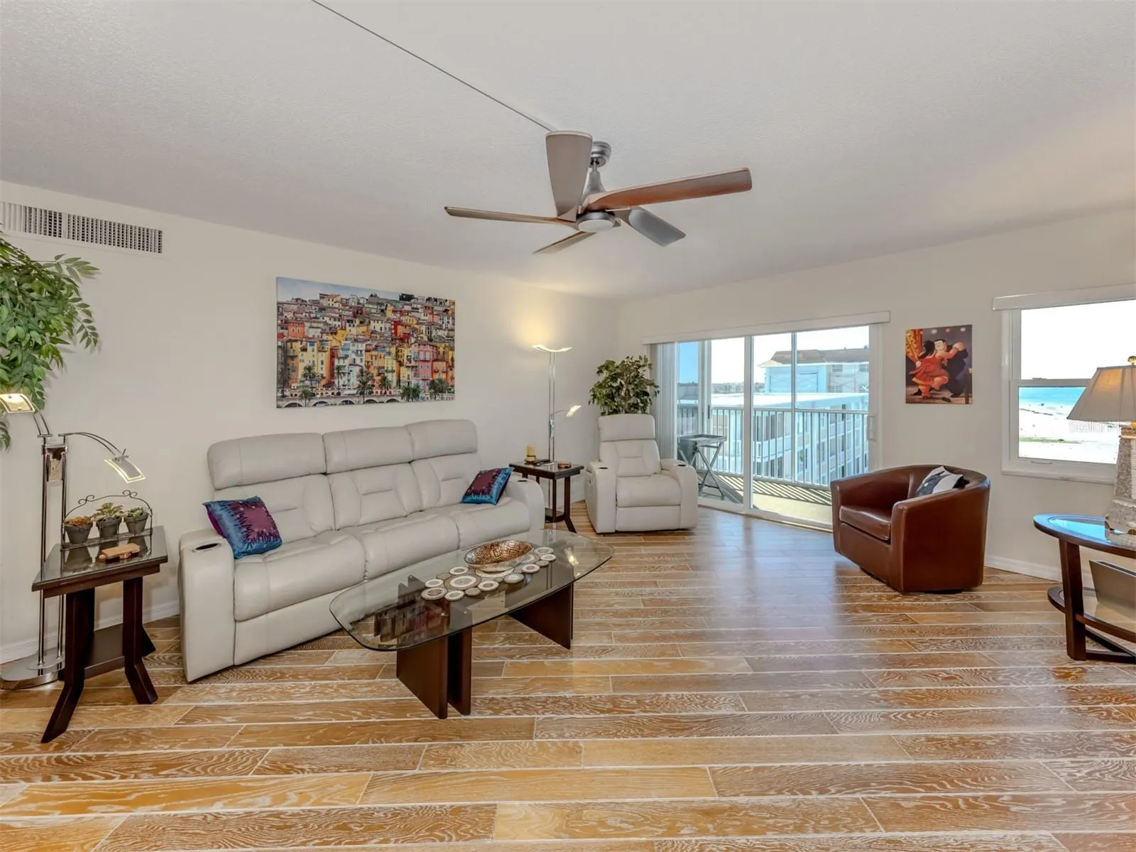 1150 TARPON CENTER DR #608 (6-H), #608 (6-H)