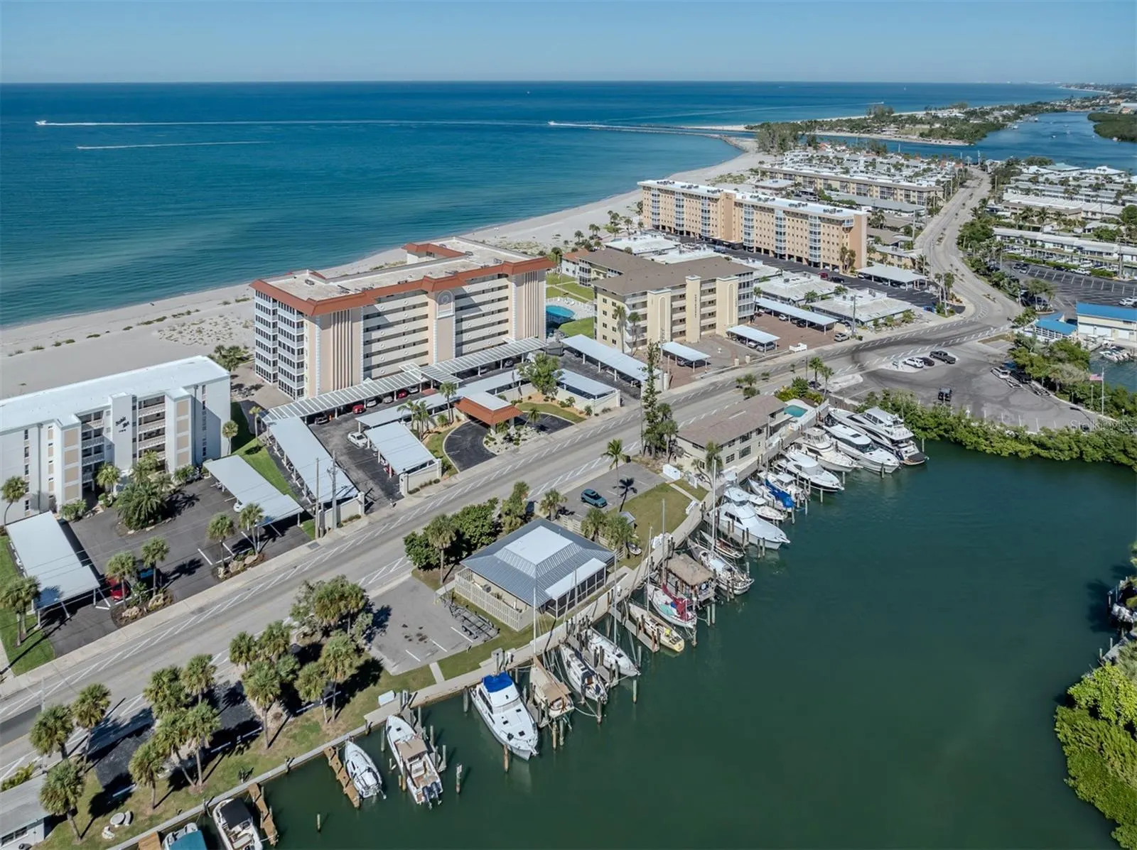 1150 TARPON CENTER DR #608 (6-H), #608 (6-H)