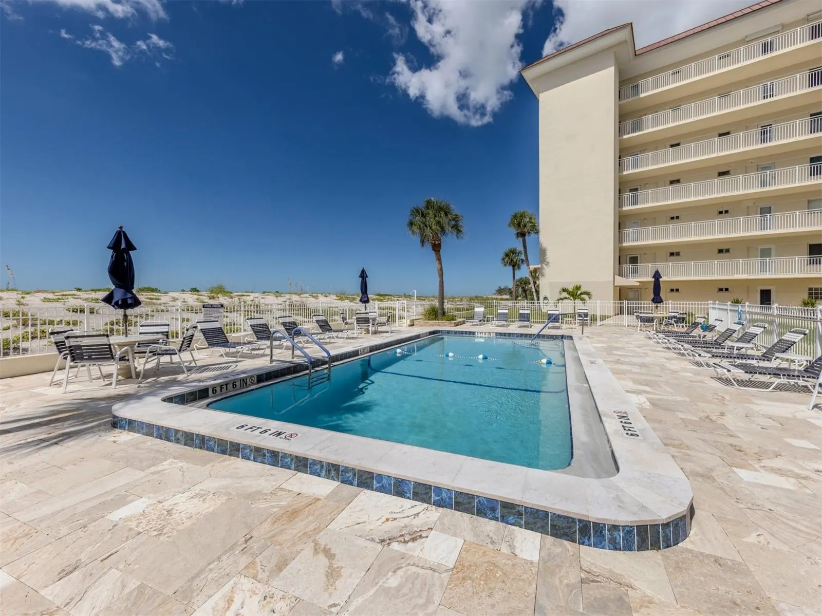 1150 TARPON CENTER DR #608 (6-H), #608 (6-H)