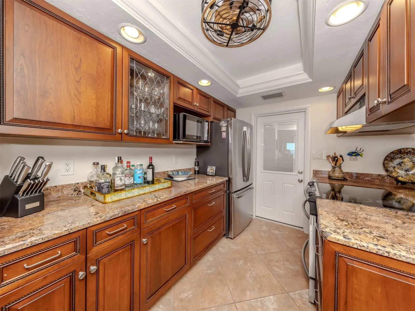 1150 TARPON CENTER DR #608 (6-H), #608 (6-H)