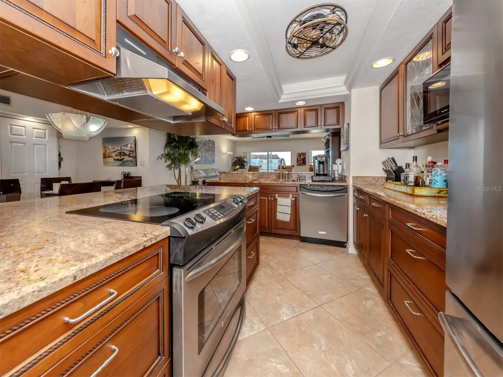 1150 TARPON CENTER DR #608 (6-H), #608 (6-H)