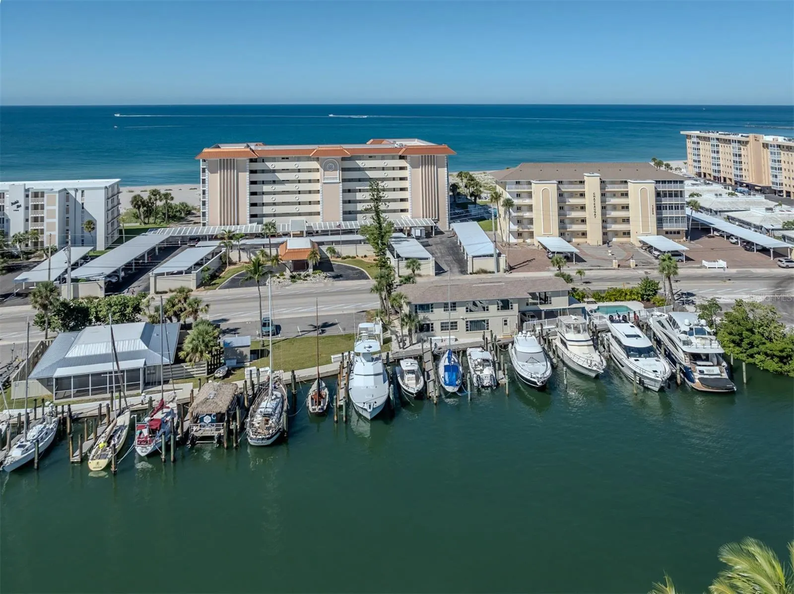 1150 TARPON CENTER DR #608 (6-H), #608 (6-H)