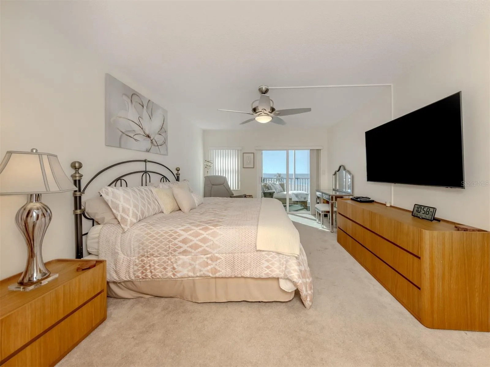 1150 TARPON CENTER DR #608 (6-H), #608 (6-H)
