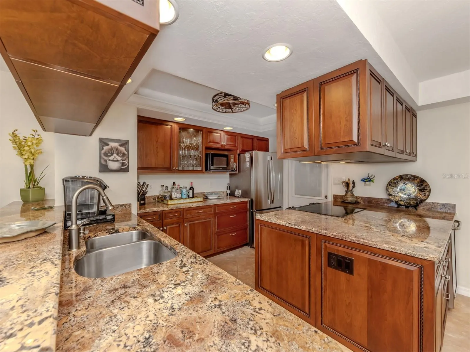 1150 TARPON CENTER DR #608 (6-H), #608 (6-H)