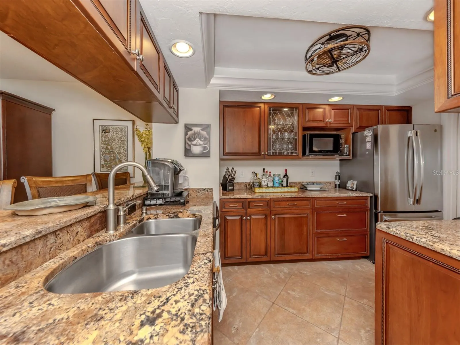 1150 TARPON CENTER DR #608 (6-H), #608 (6-H)