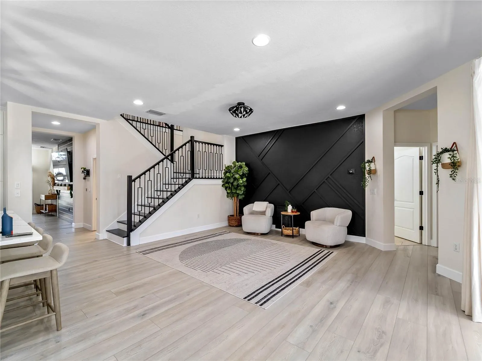 1812 SCARLETT AVE