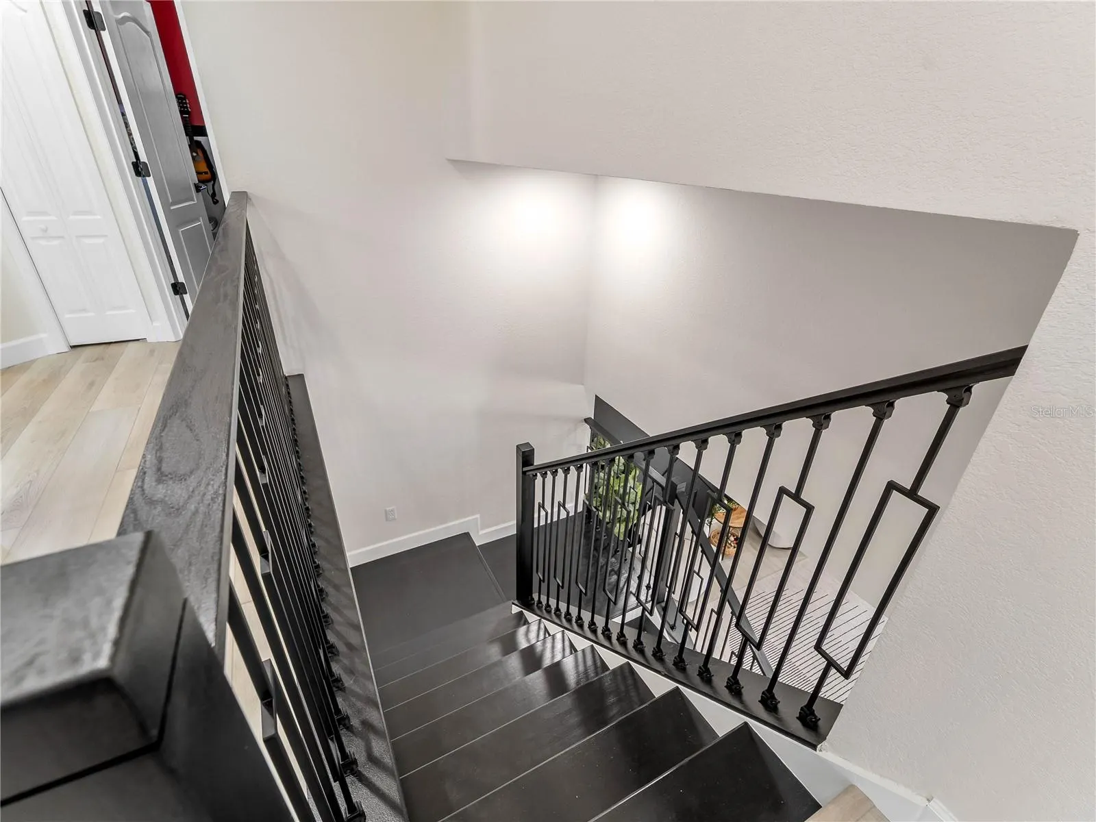 1812 SCARLETT AVE