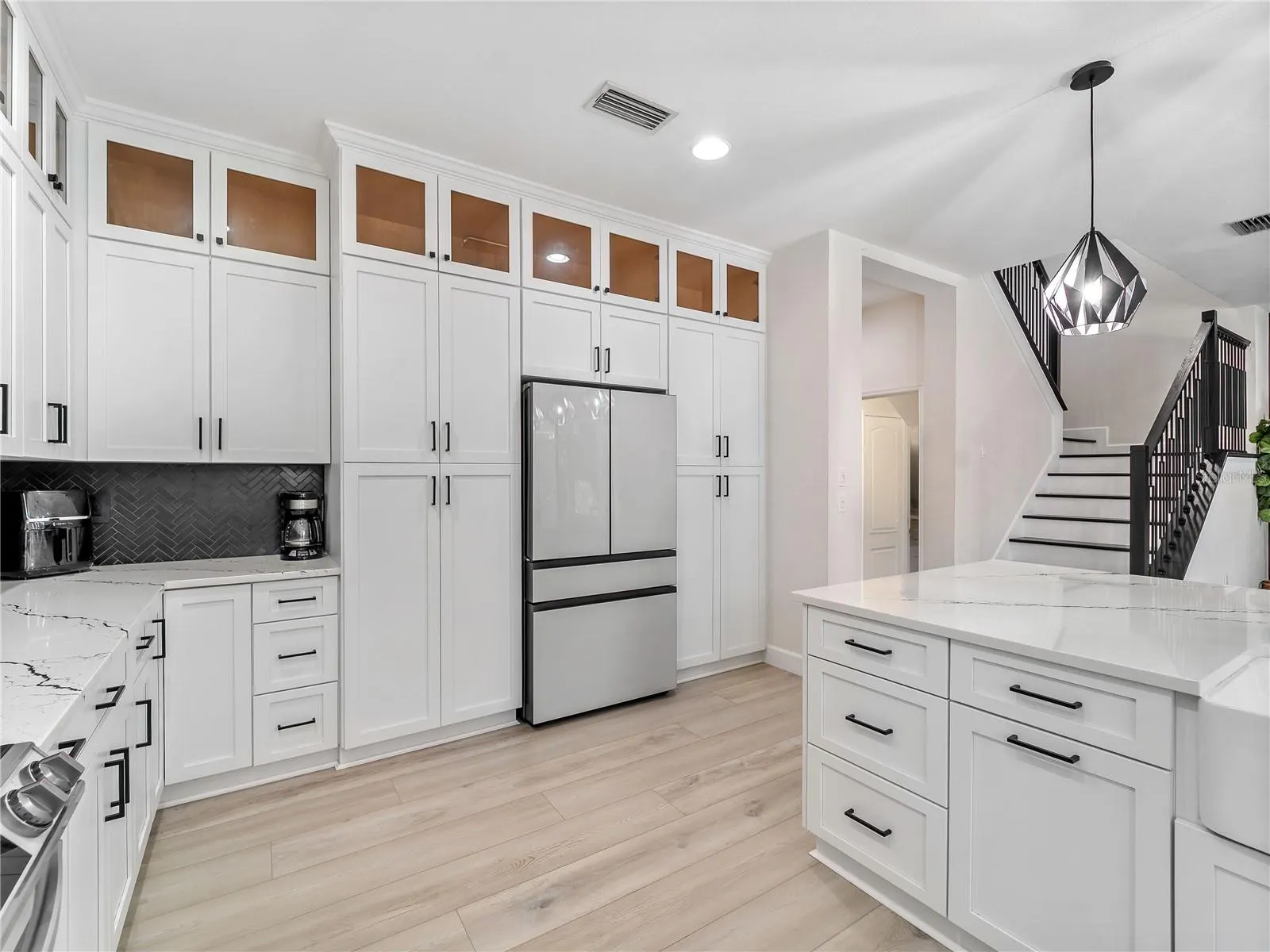 1812 SCARLETT AVE