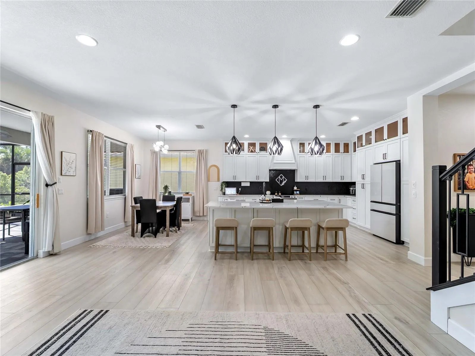 1812 SCARLETT AVE