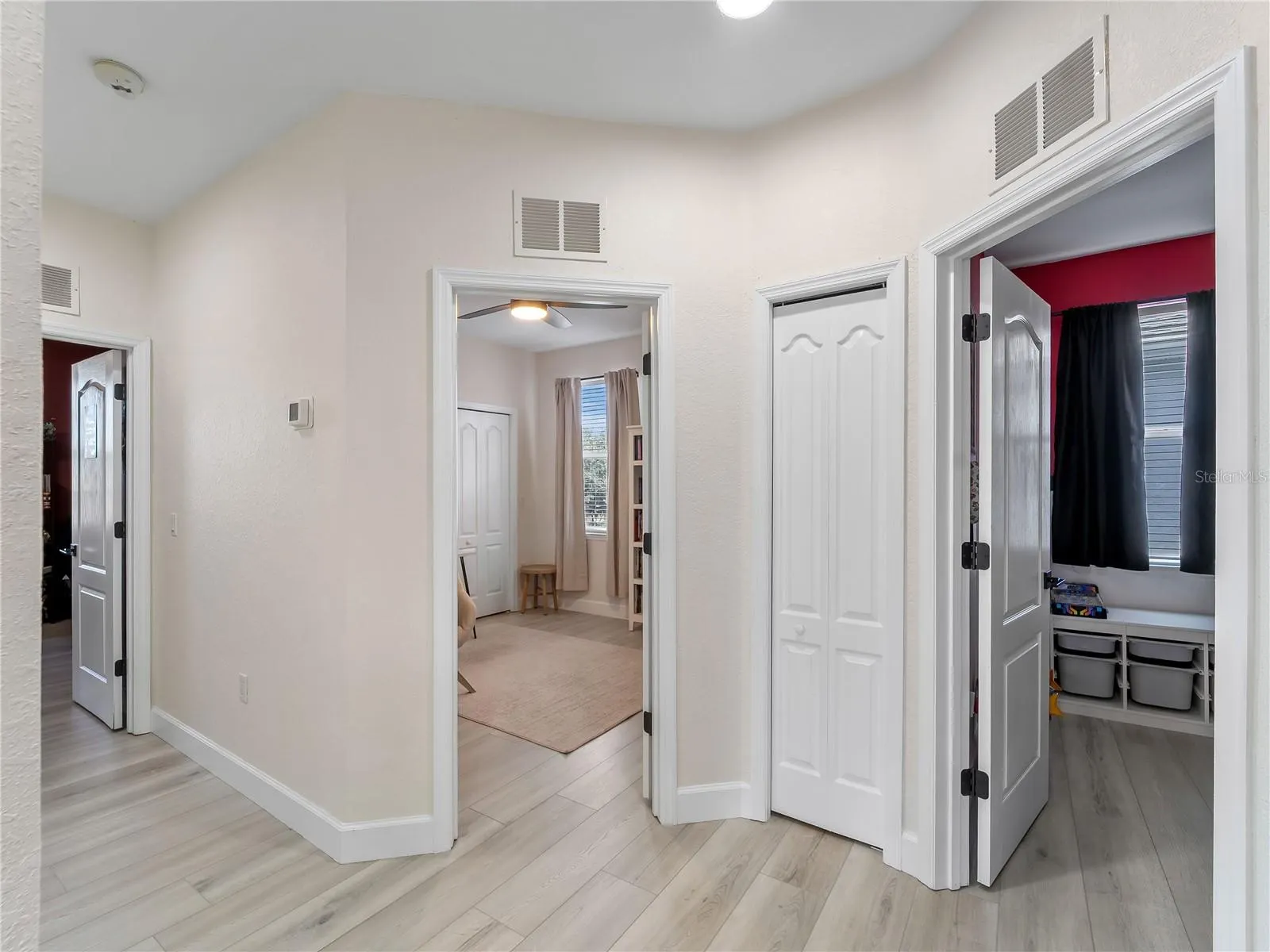 1812 SCARLETT AVE