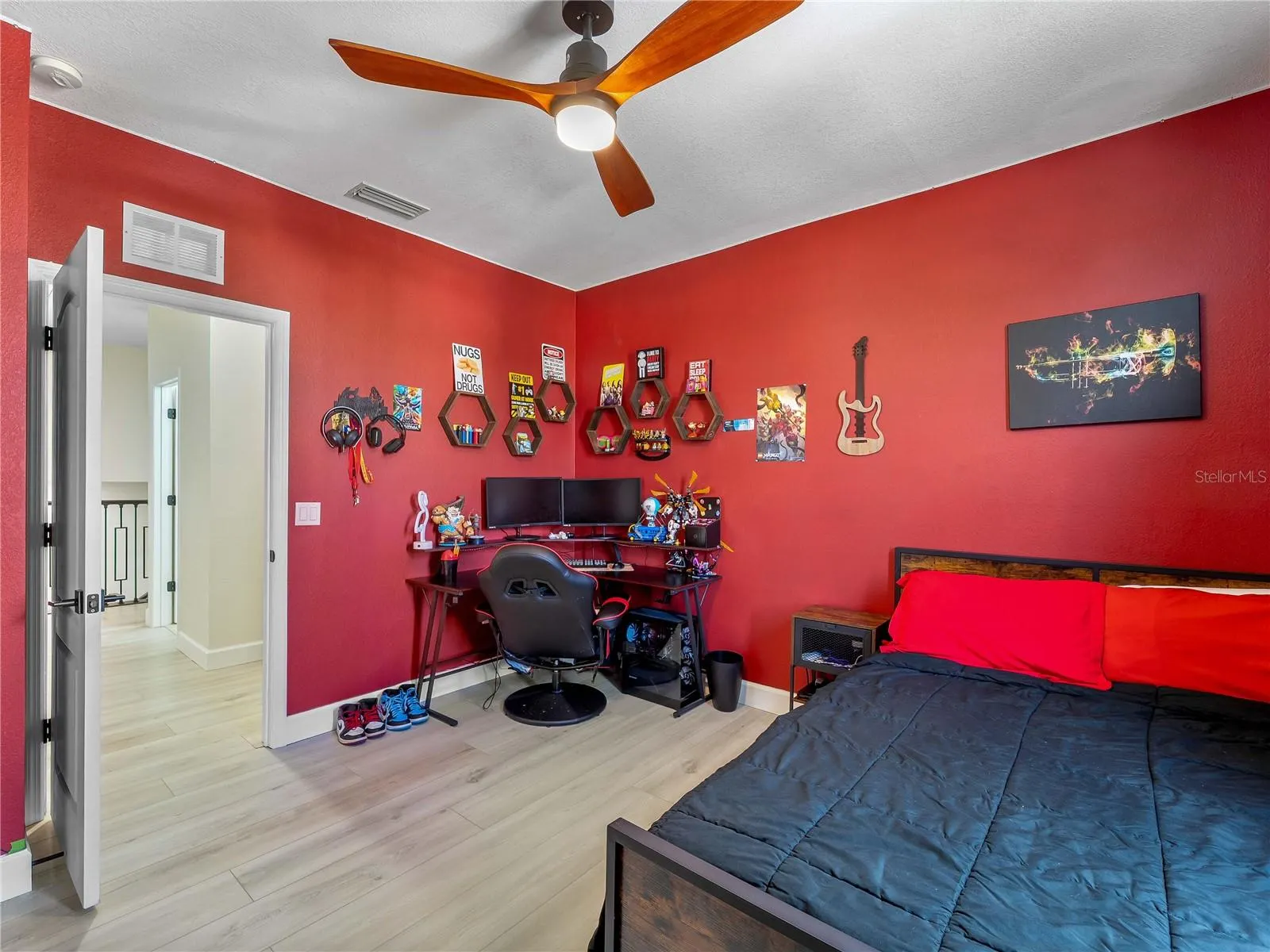 1812 SCARLETT AVE