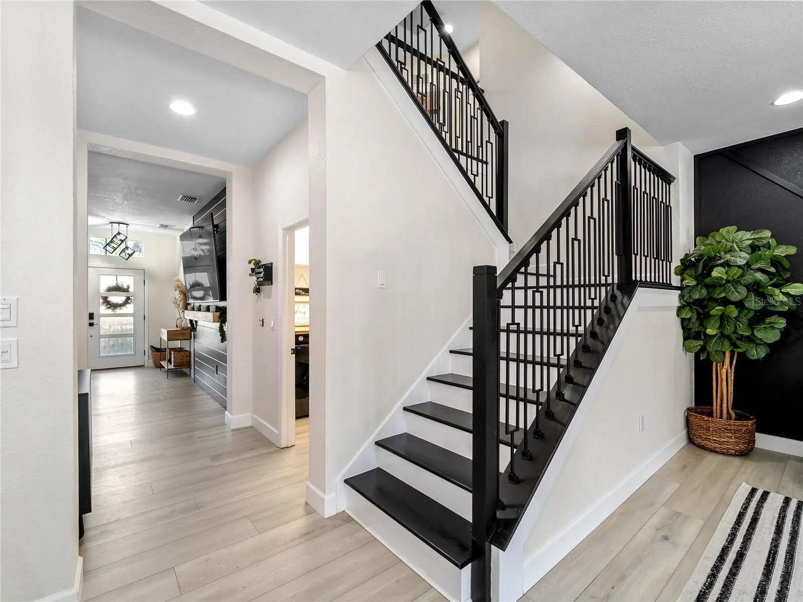 1812 SCARLETT AVE