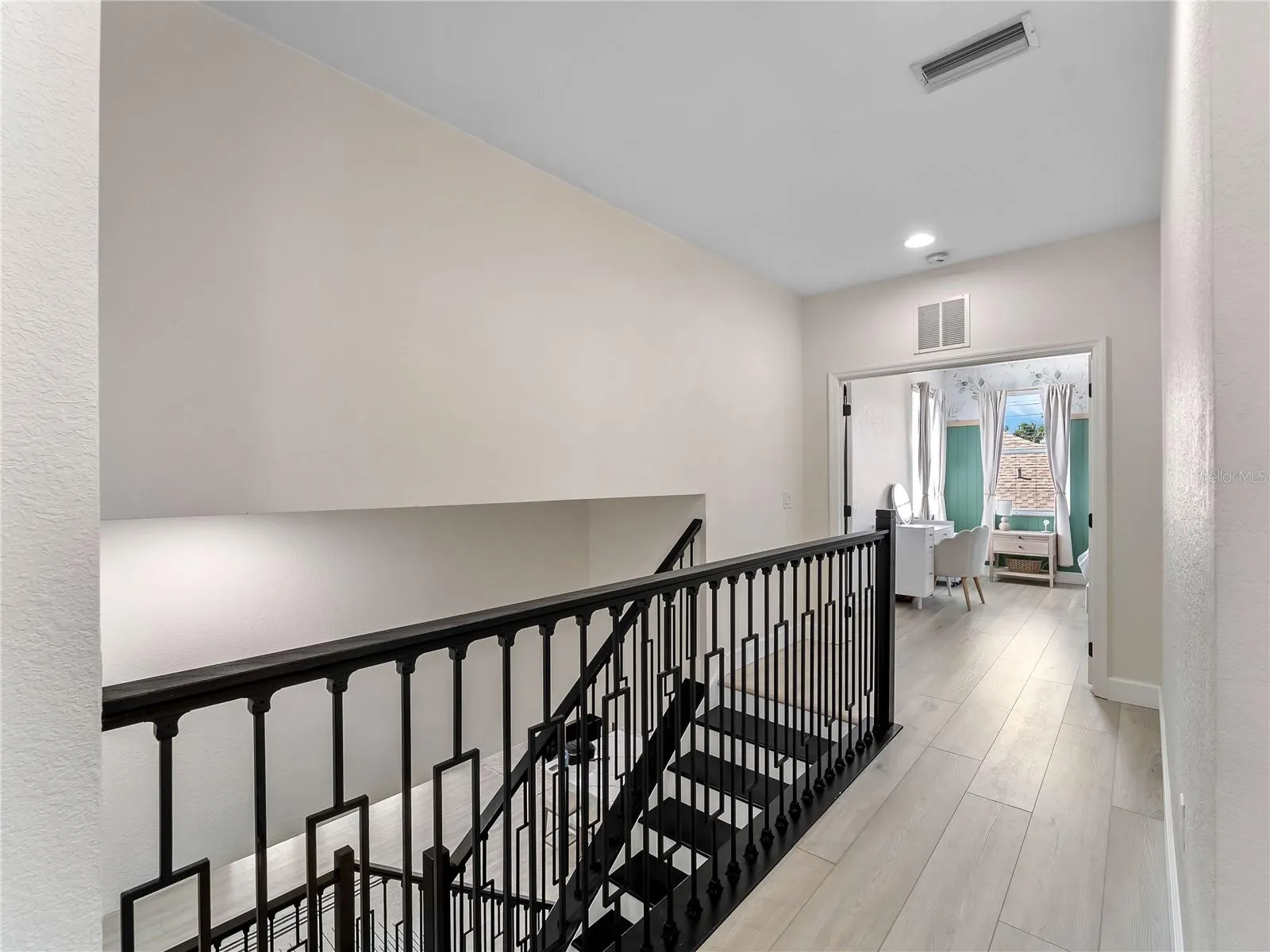 1812 SCARLETT AVE