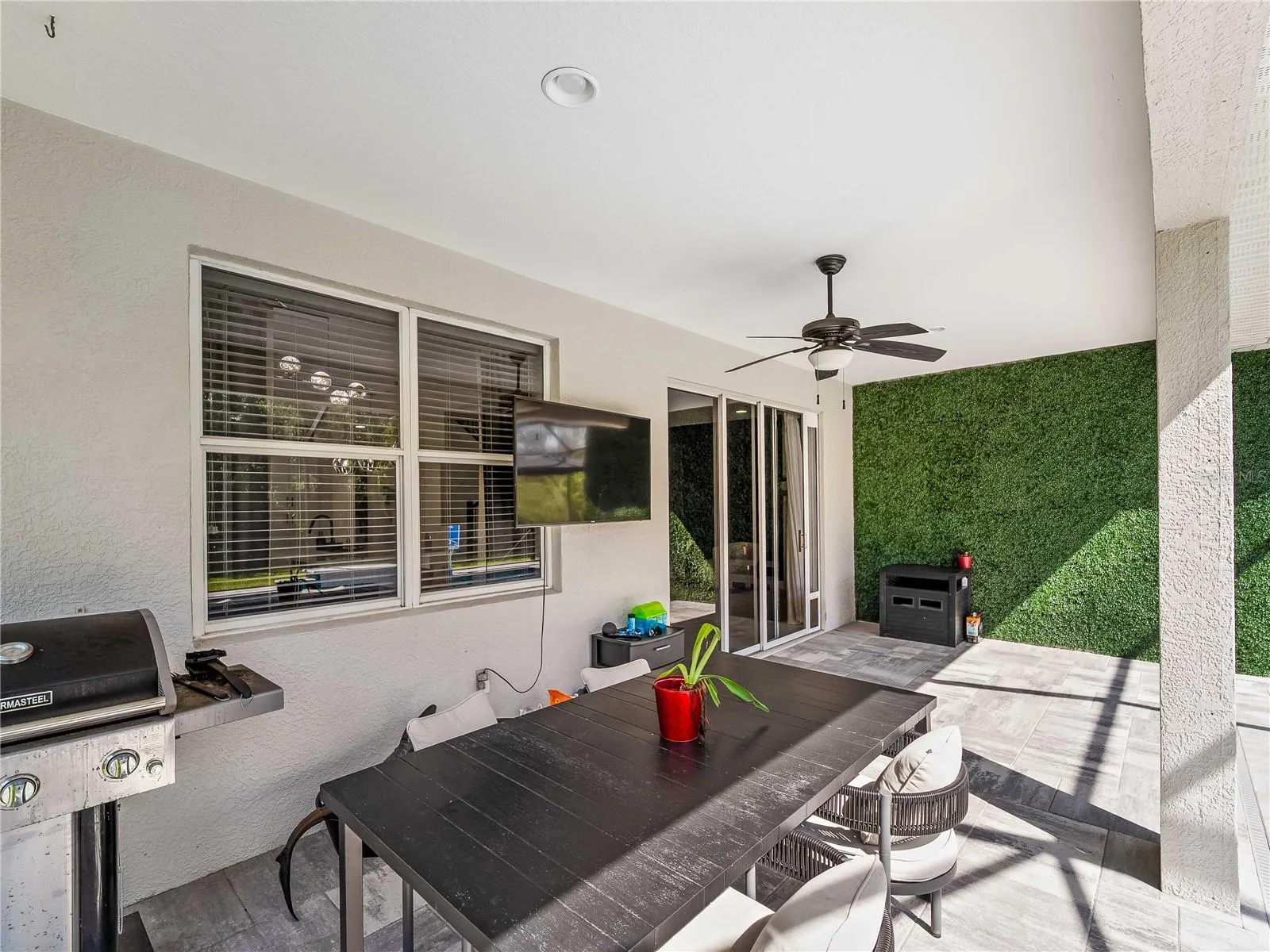 1812 SCARLETT AVE