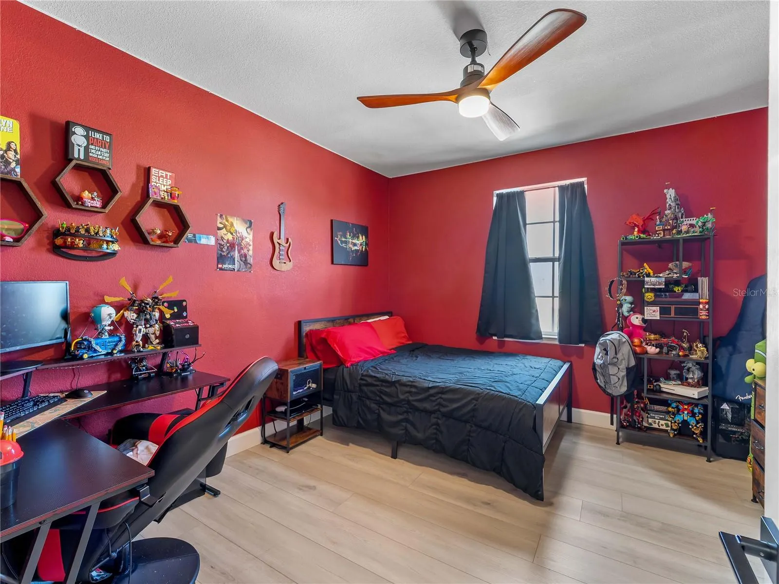 1812 SCARLETT AVE