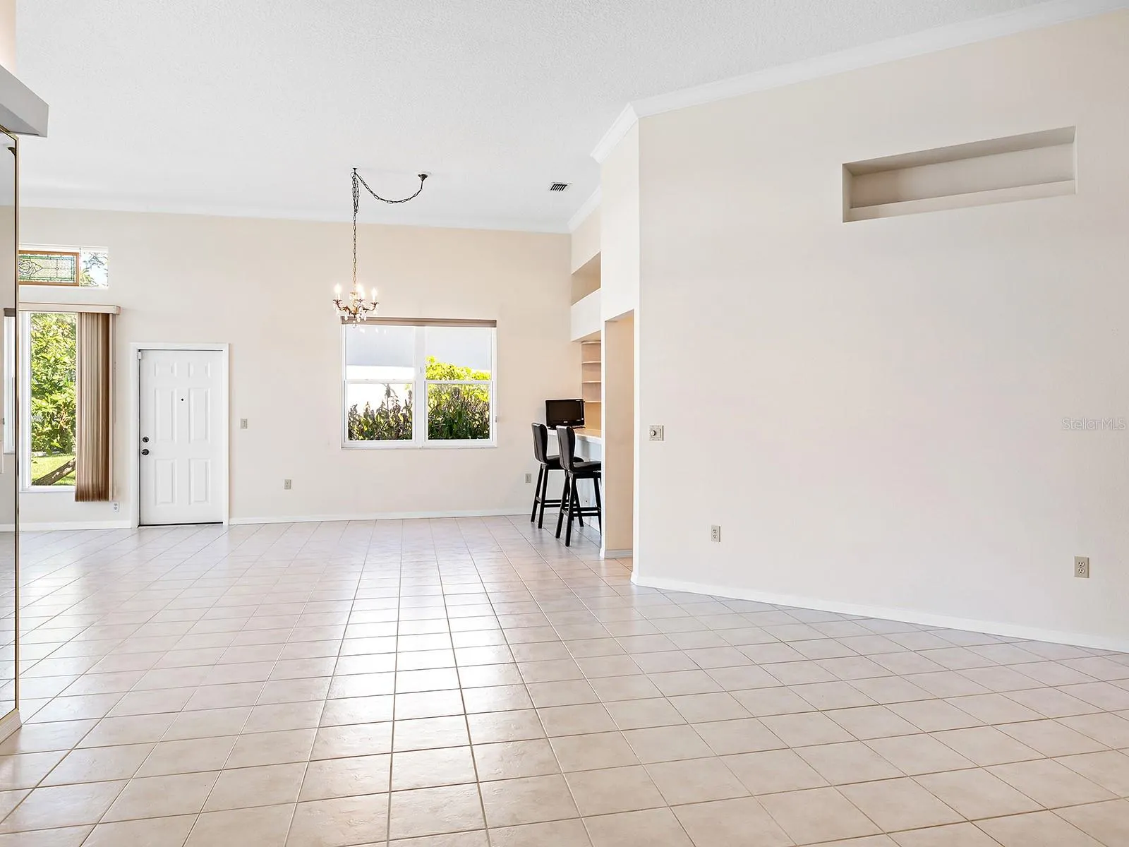 643 CROSSFIELD CIR #13, #13