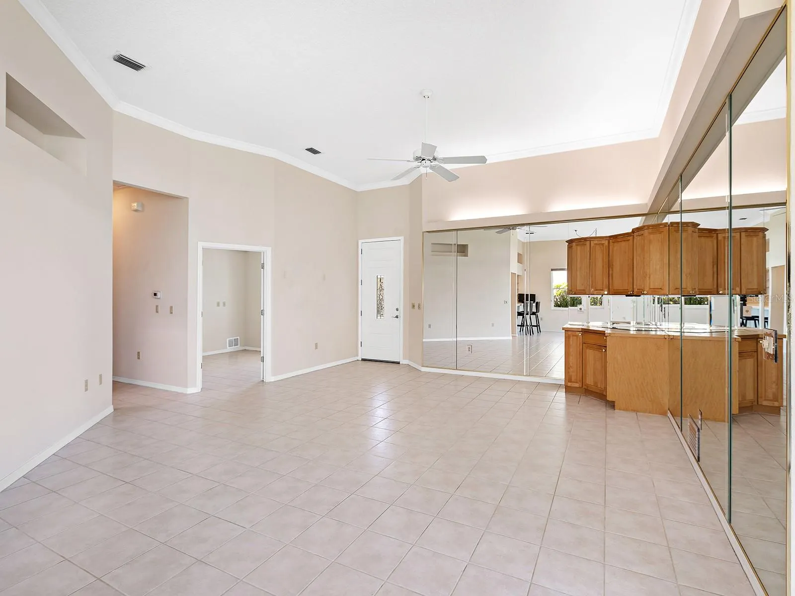 643 CROSSFIELD CIR #13, #13