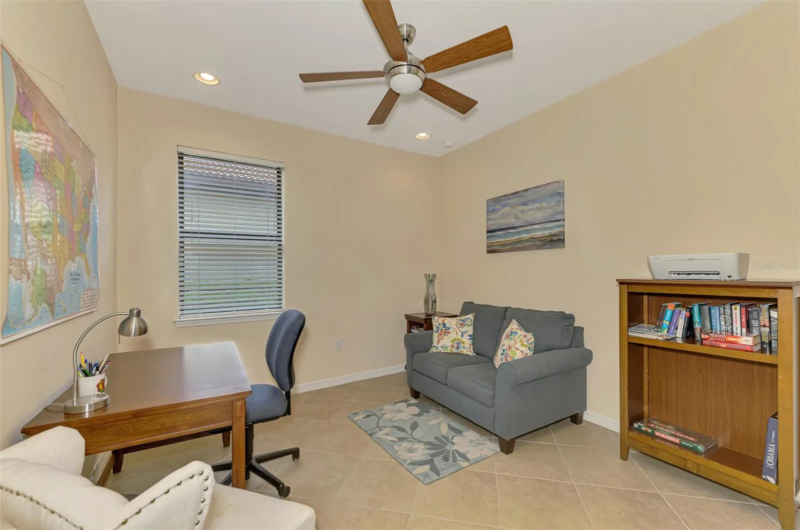 1050 BLUFFWOOD DR