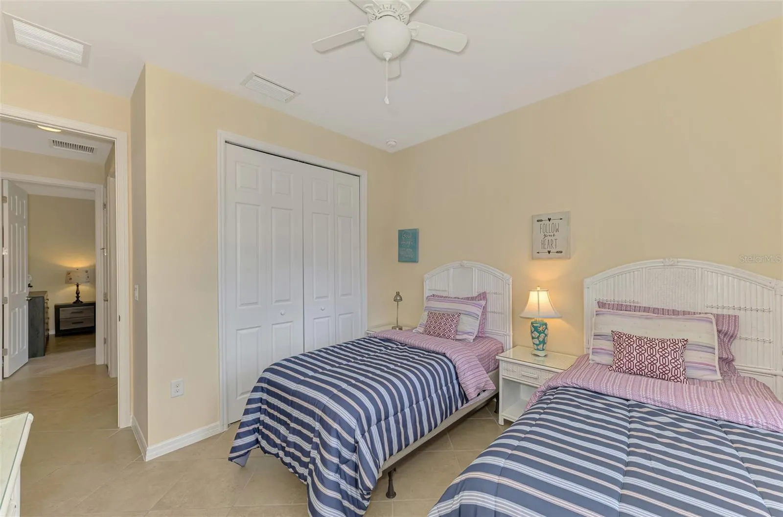 1050 BLUFFWOOD DR