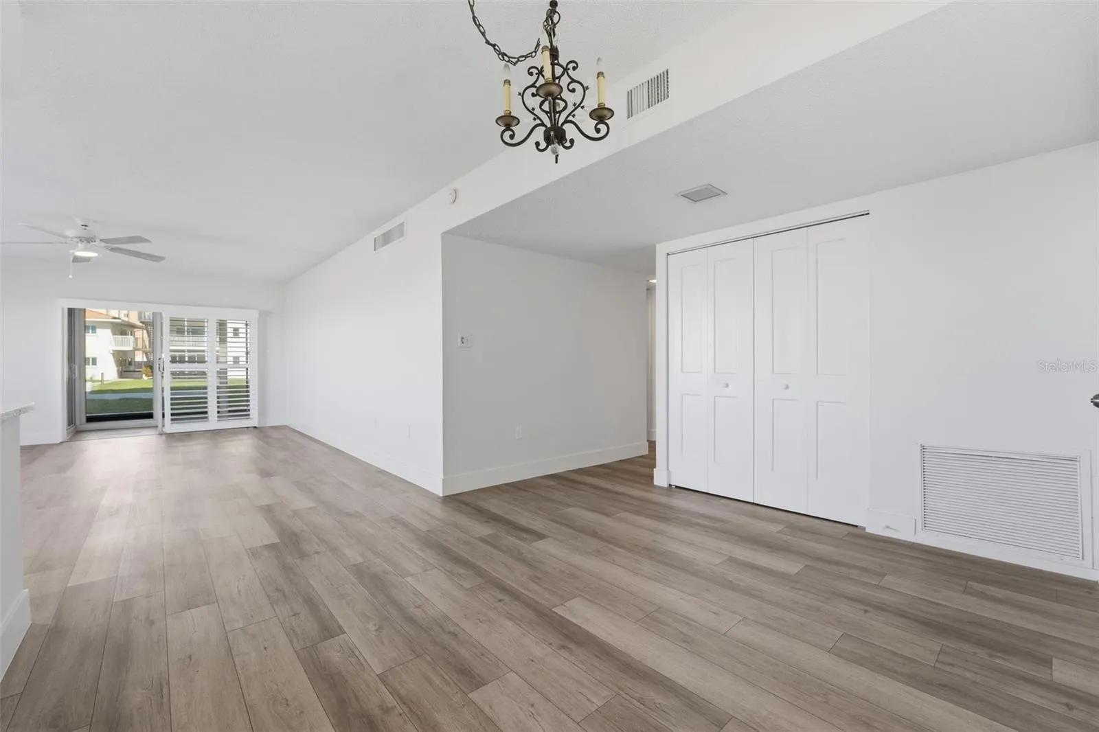 1150 TARPON CENTER DR #101, 1-A #101, 1-A