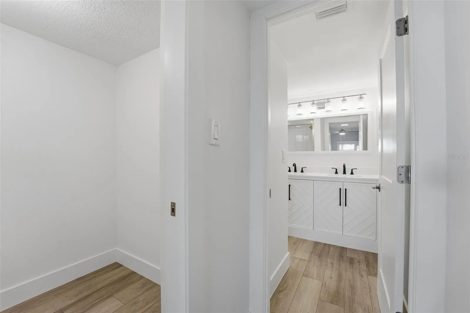 1150 TARPON CENTER DR #101, 1-A #101, 1-A