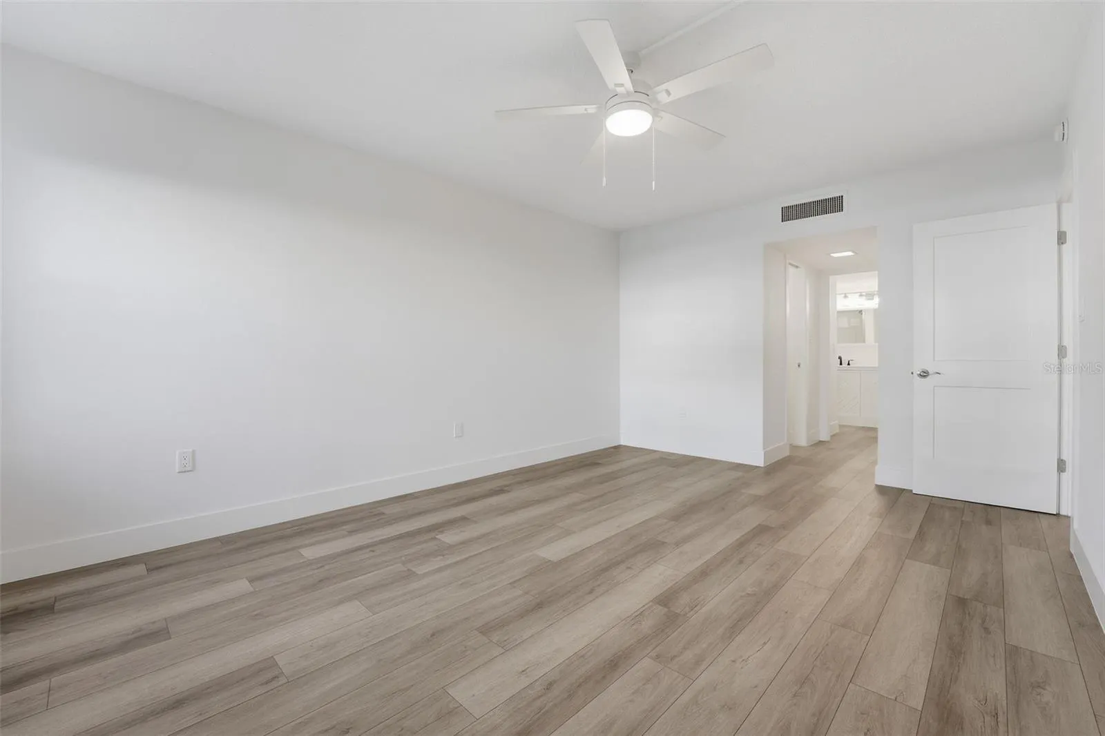 1150 TARPON CENTER DR #101, 1-A #101, 1-A