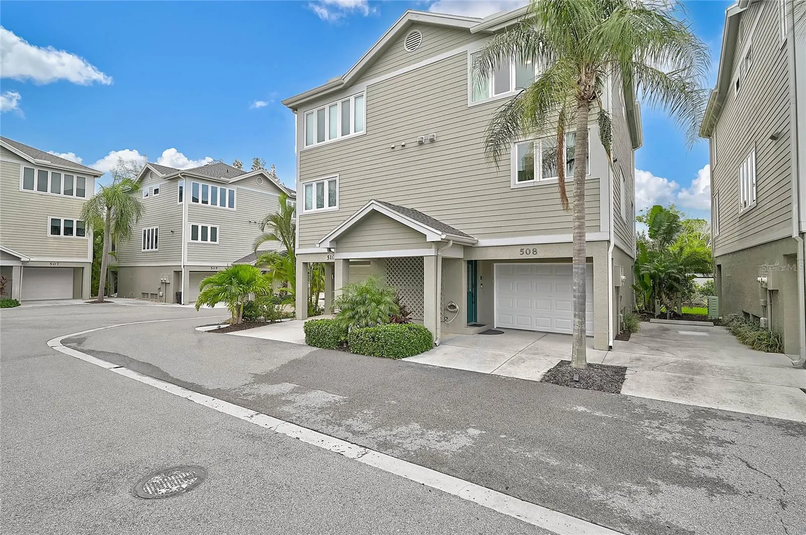 508 FOREST WAY