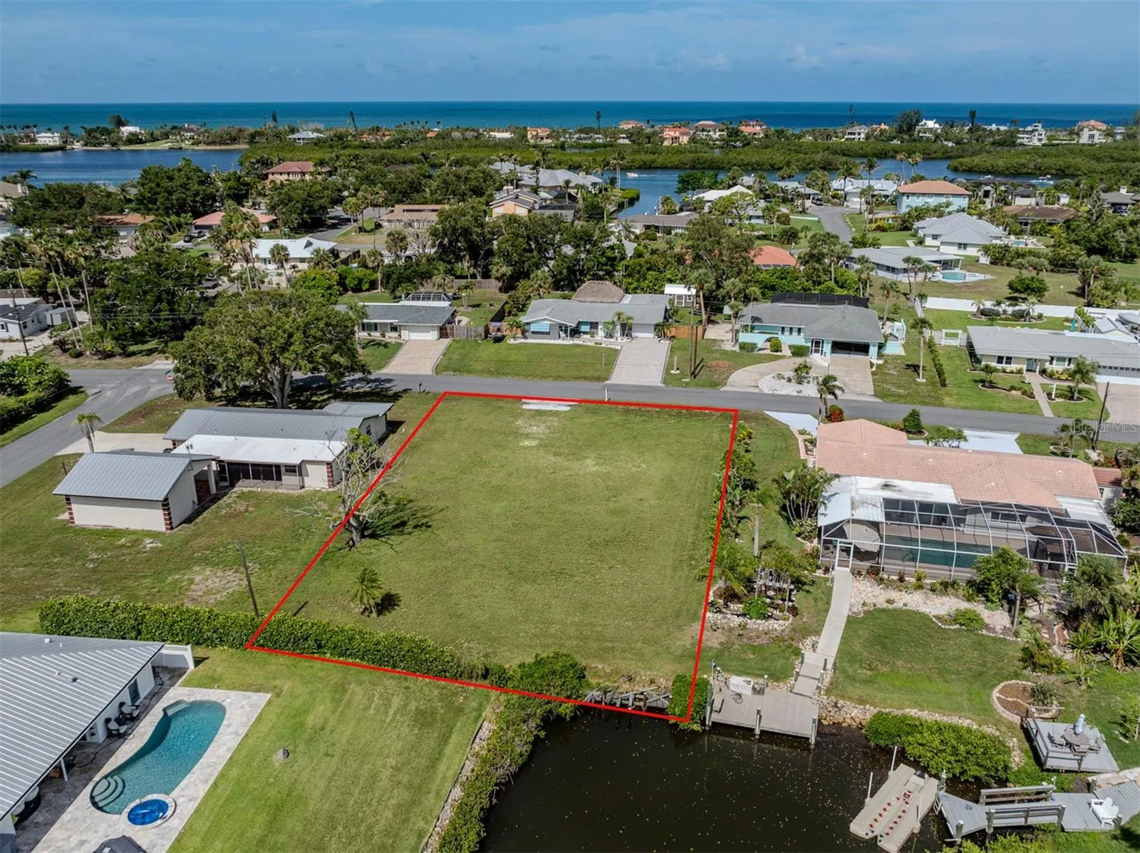 458 N SHORE DR