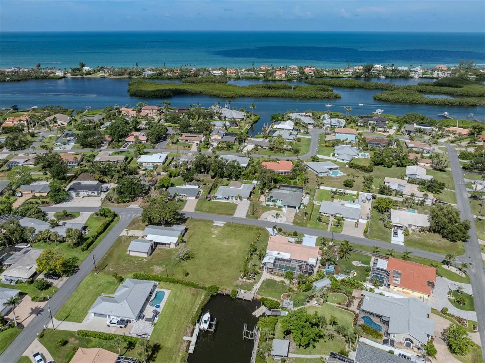 458 N SHORE DR