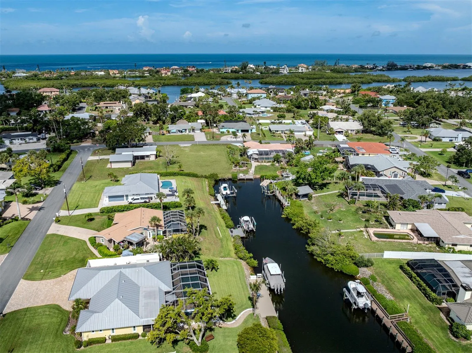 458 N SHORE DR
