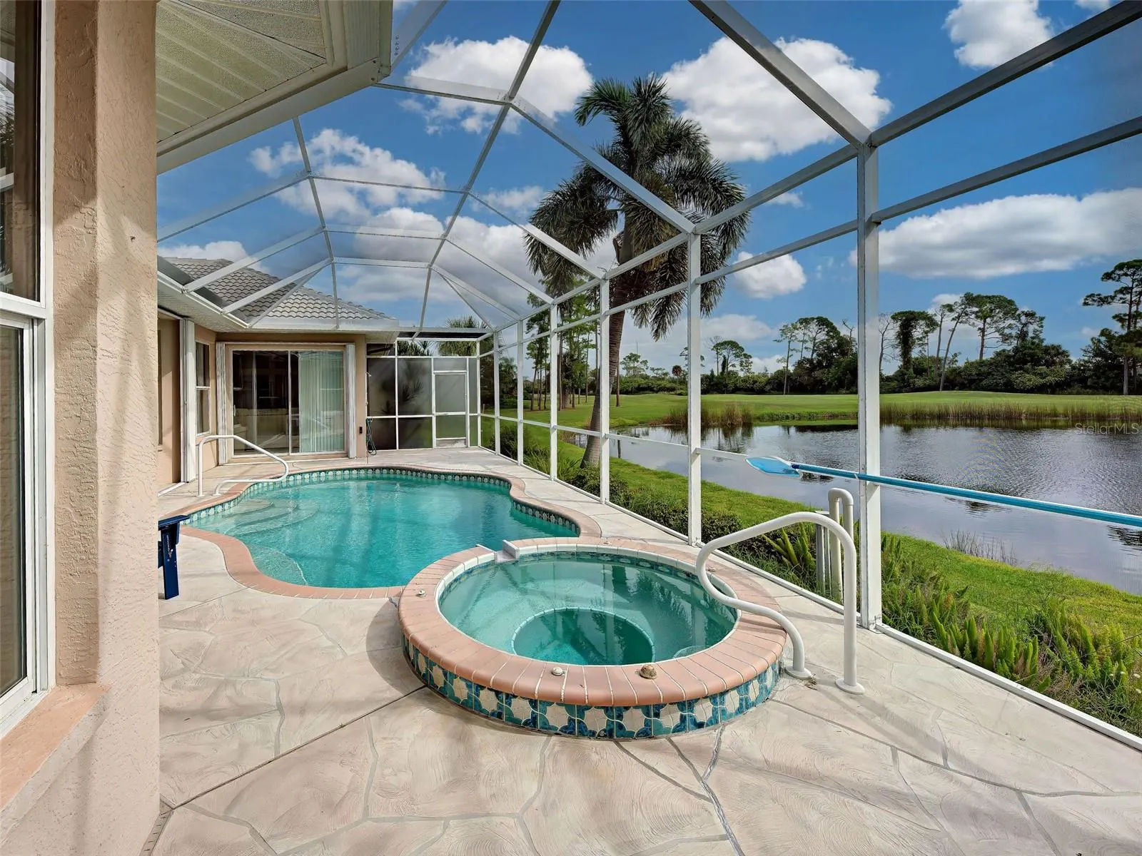 692 EGRET WALK LN