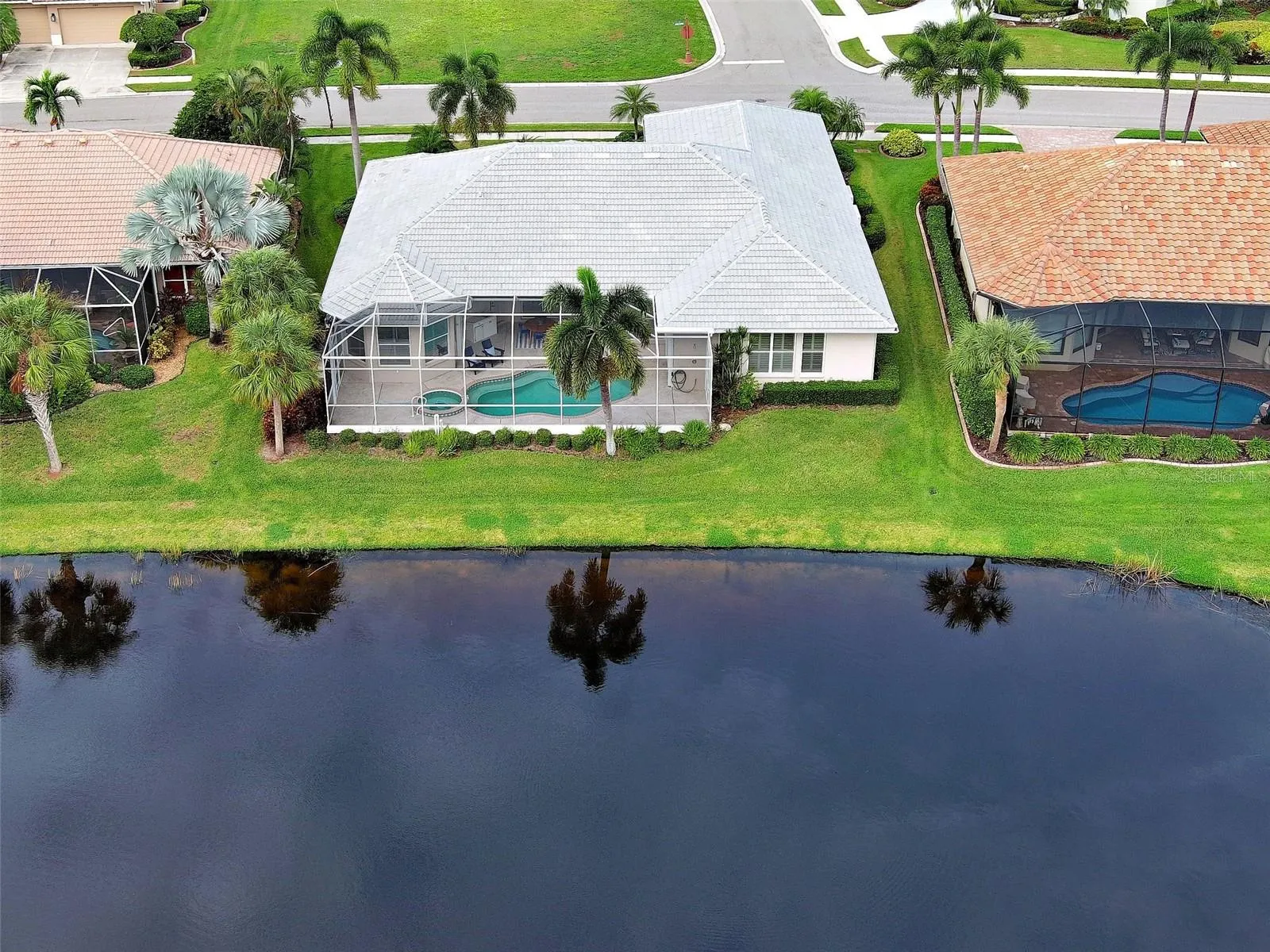 692 EGRET WALK LN