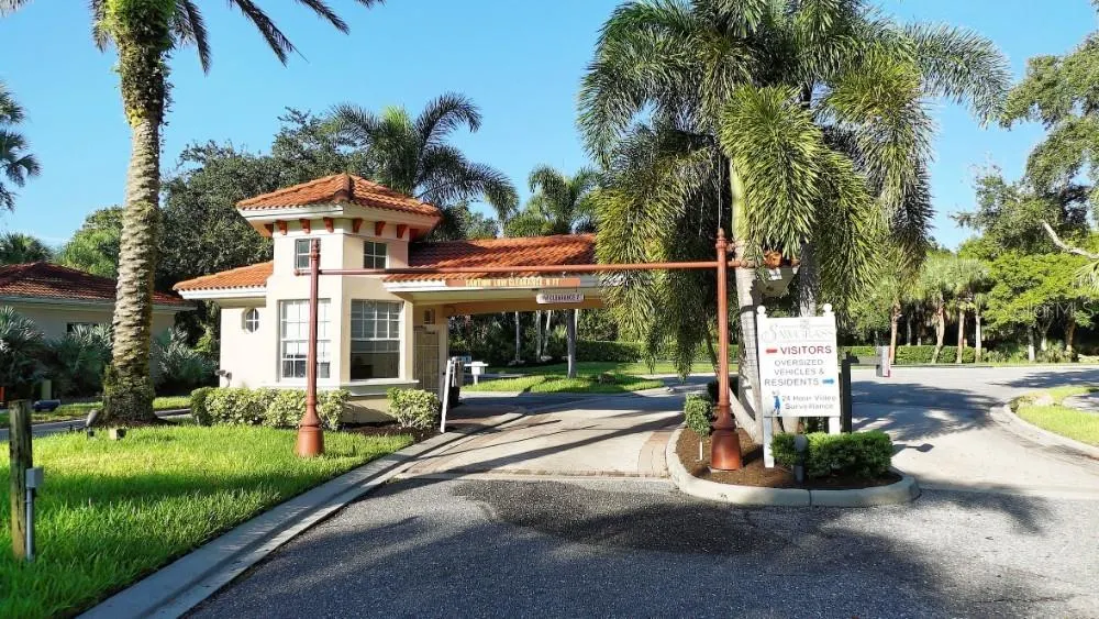 692 EGRET WALK LN