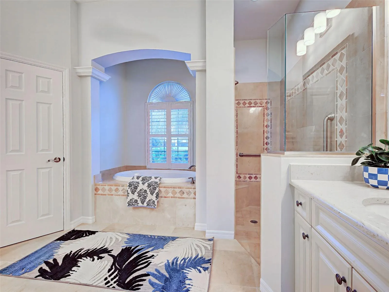 692 EGRET WALK LN