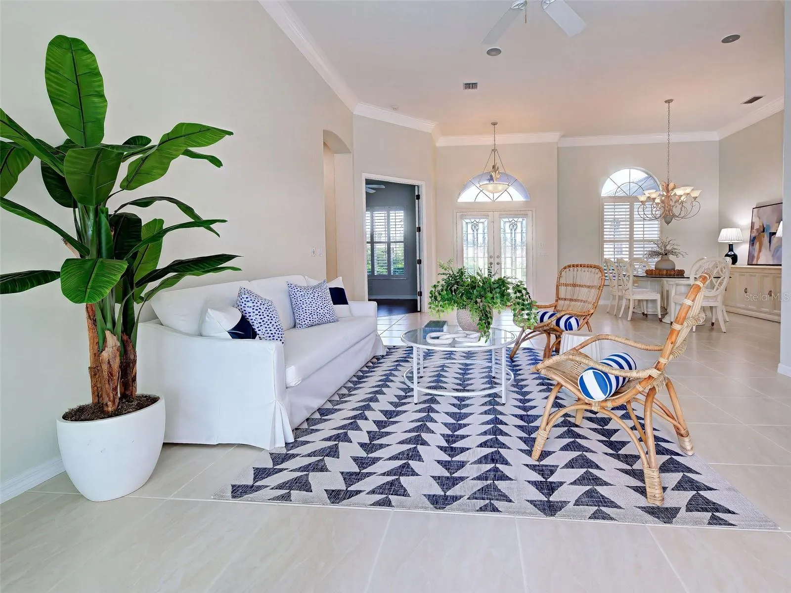 692 EGRET WALK LN