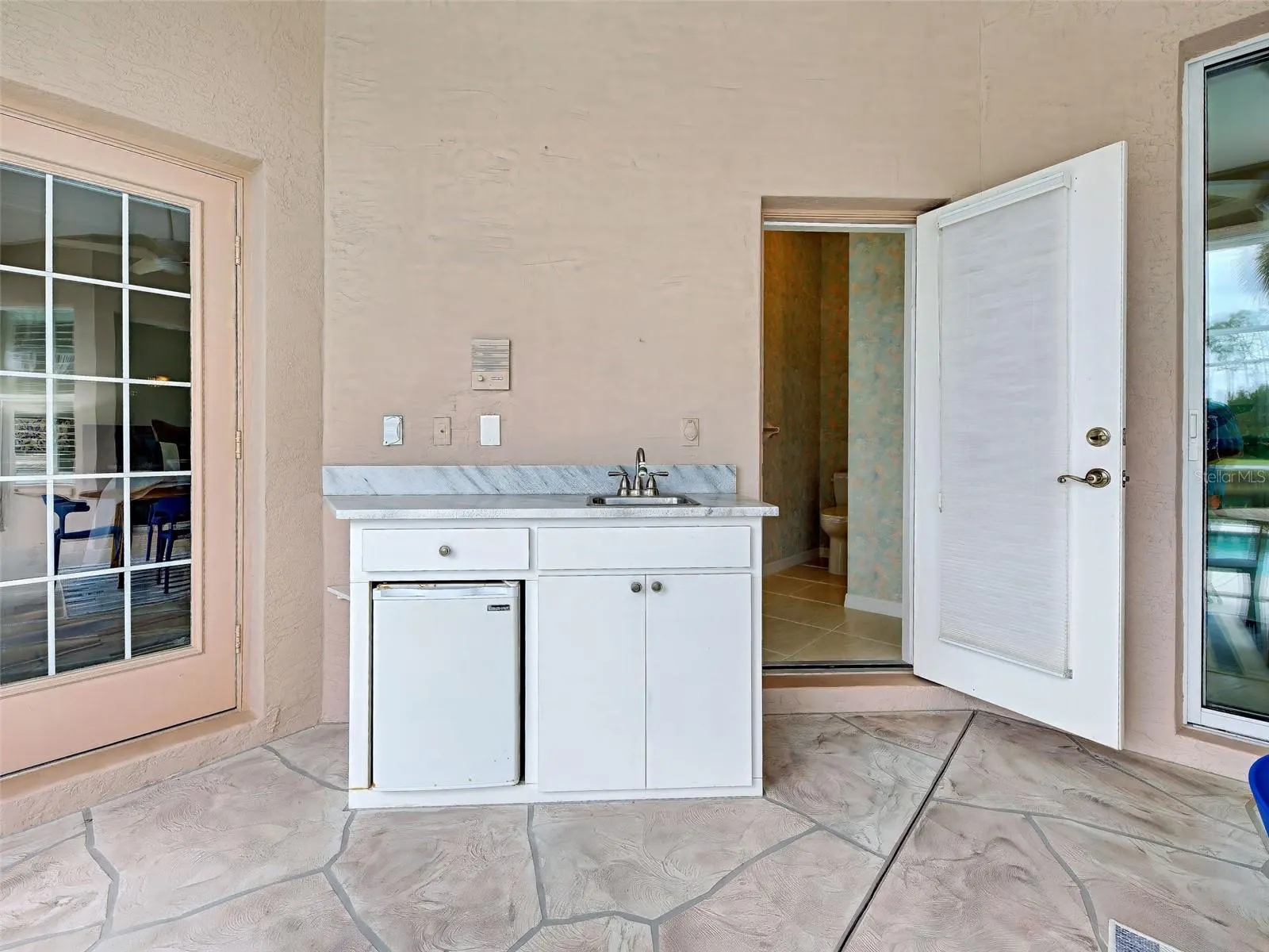 692 EGRET WALK LN