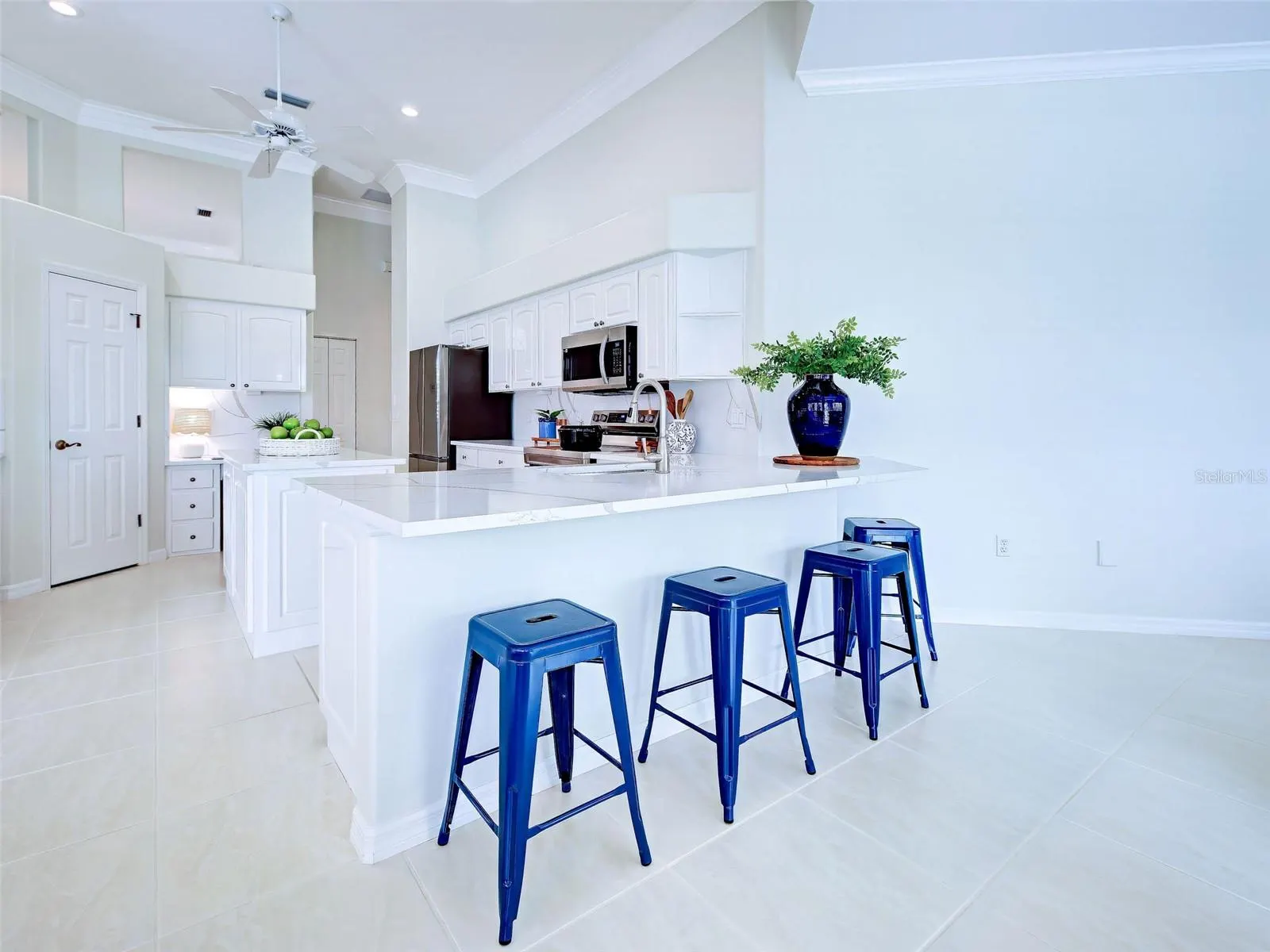692 EGRET WALK LN