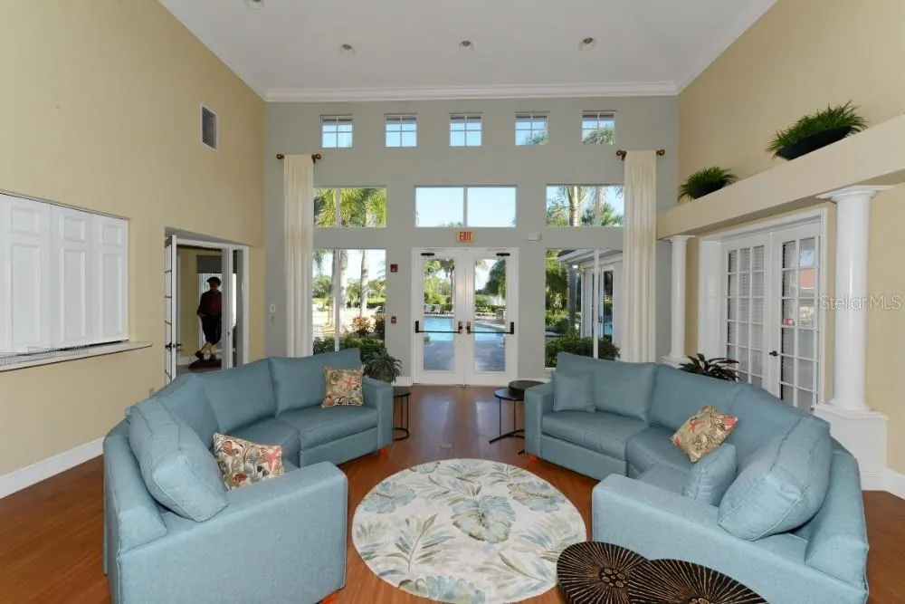 692 EGRET WALK LN