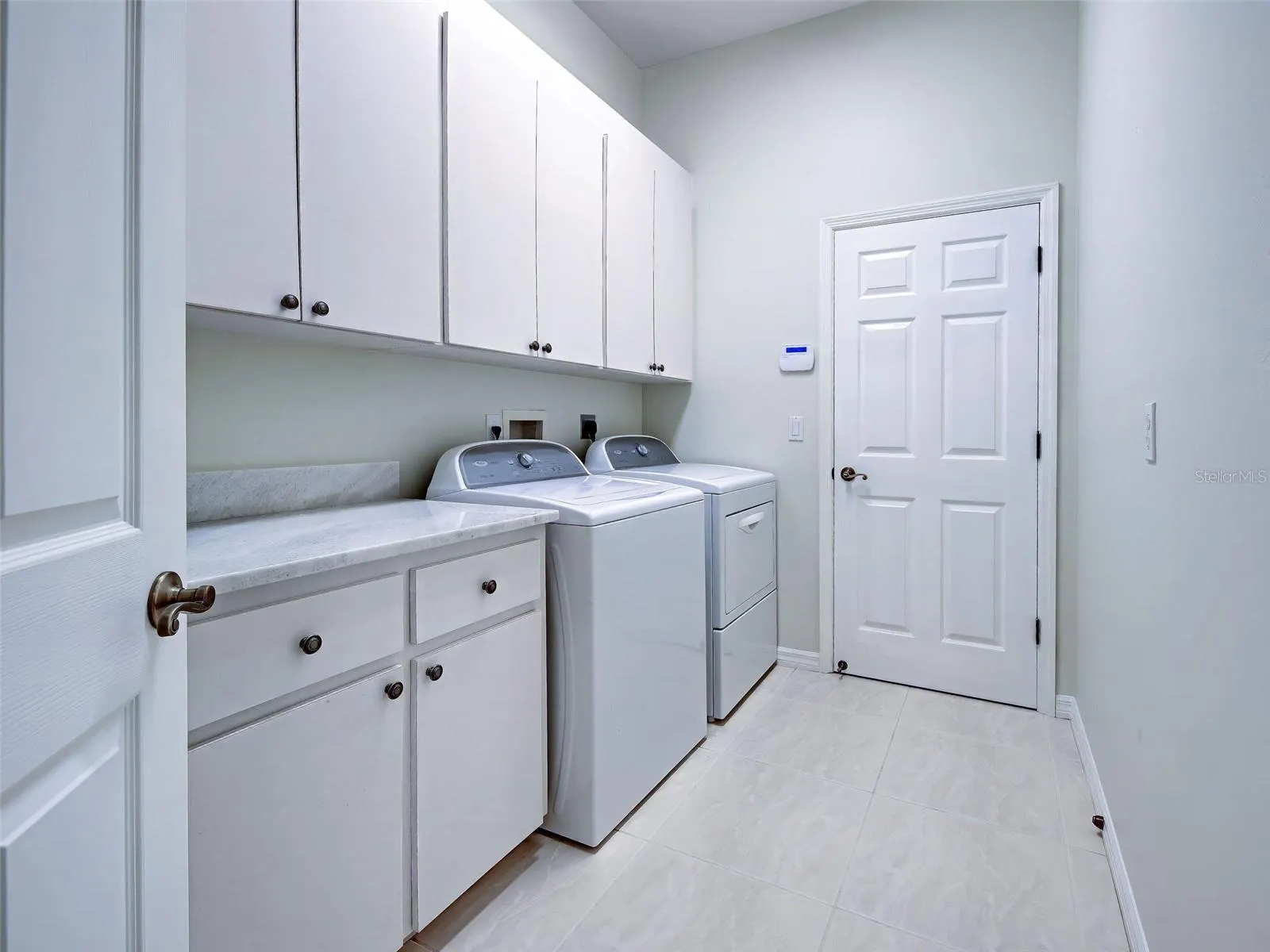 692 EGRET WALK LN